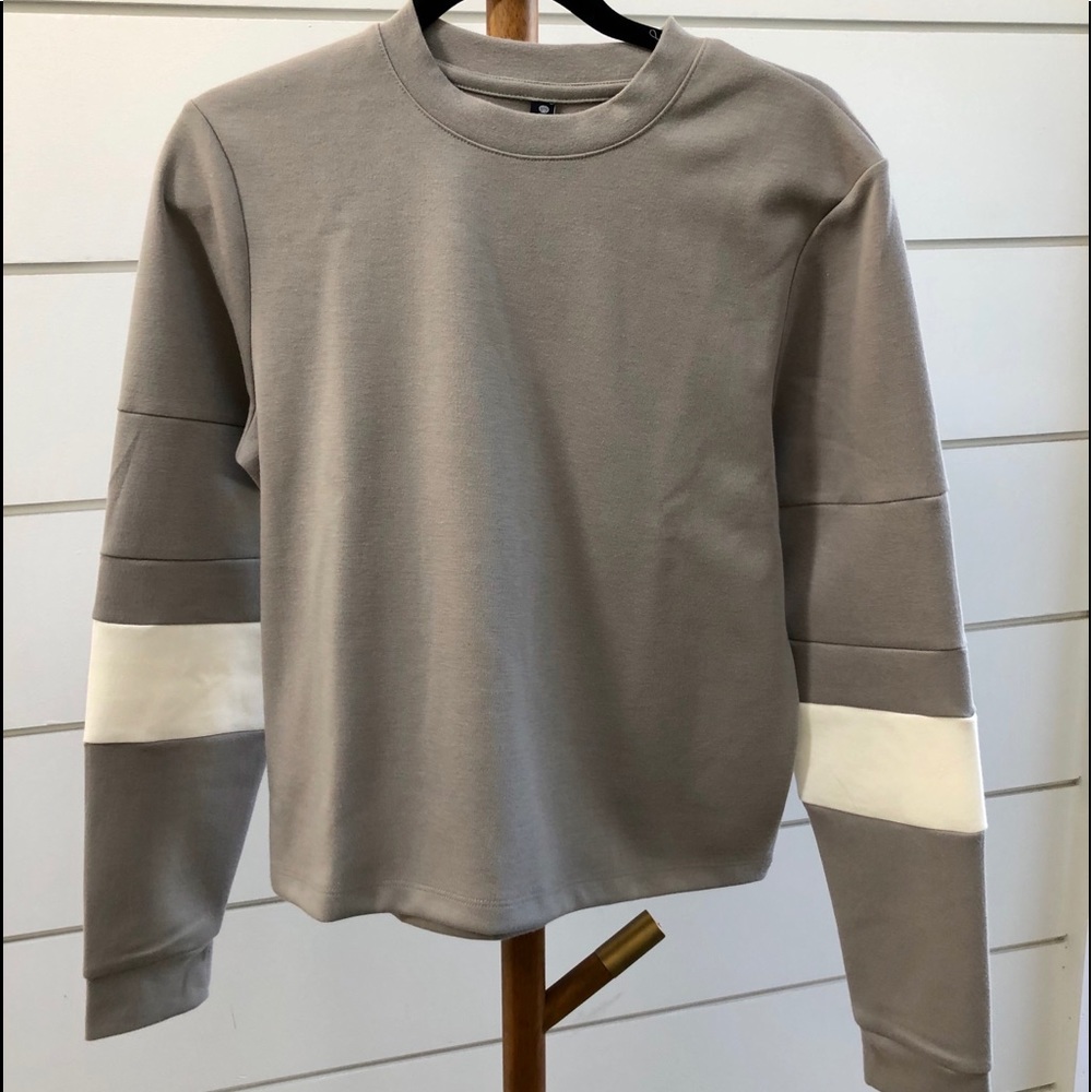 Onzie sweatshirt